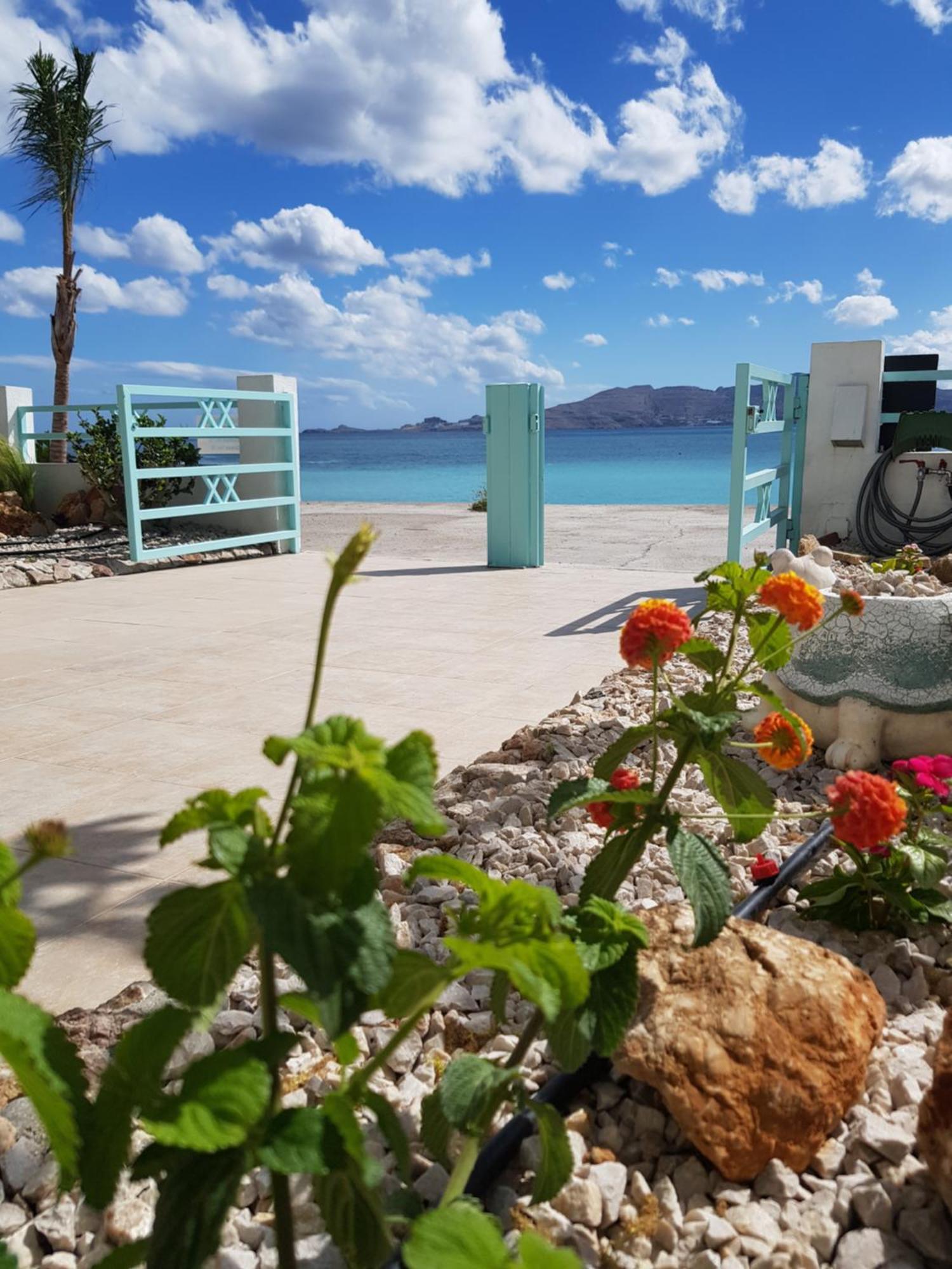 Haraki Mare Studios Beach Front Kültér fotó