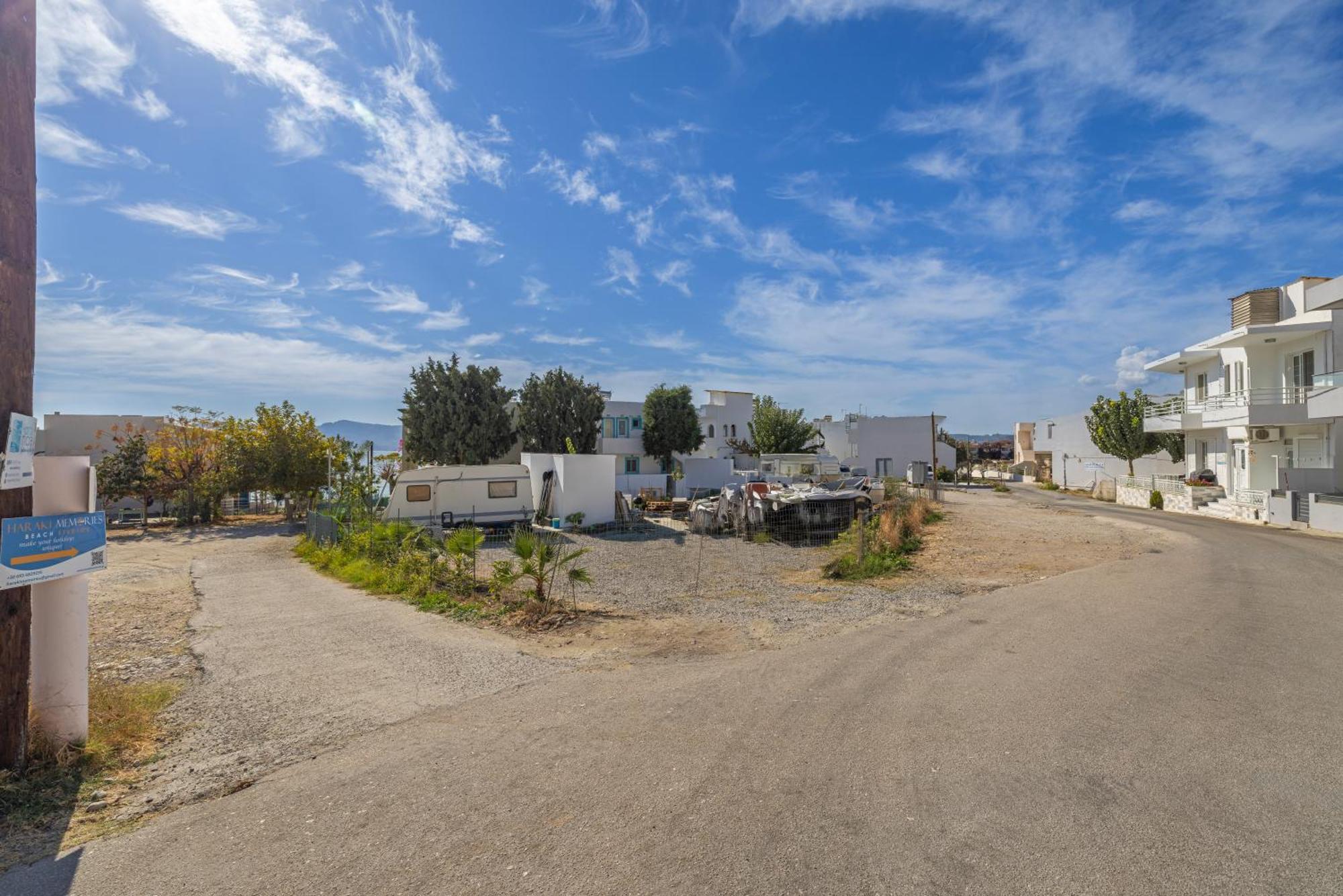 Haraki Mare Studios Beach Front Kültér fotó
