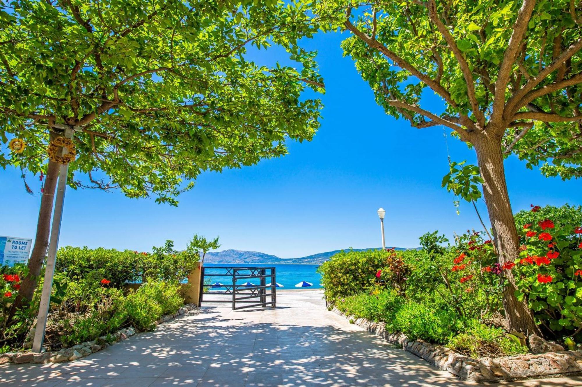 Haraki Mare Studios Beach Front Kültér fotó
